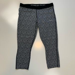 Nike dri-fit womens capri leggings black white XL